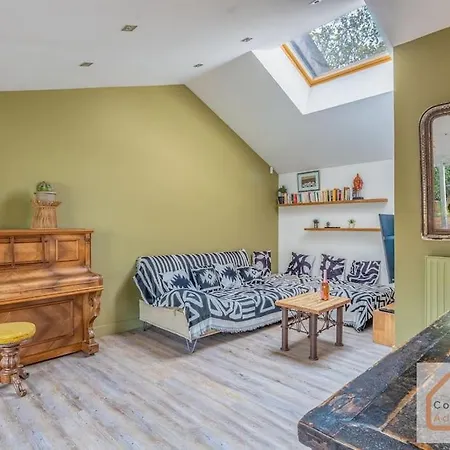 Casa de Férias Maison A Lyon Parilly Avec Piscine, Jardin, Parking Prive & Proche Eurexpo *